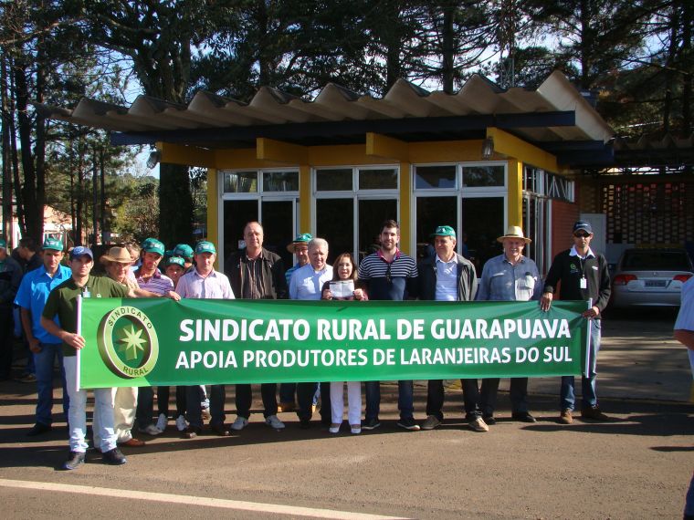 Veradores de Laranjeiras do Sul participam junto com Produtores Rurais de ato contra demarcação de terras 