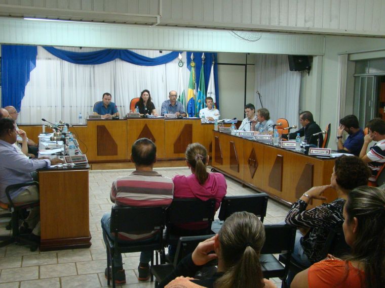 Professores prestigiaram a sessão dos vereadores