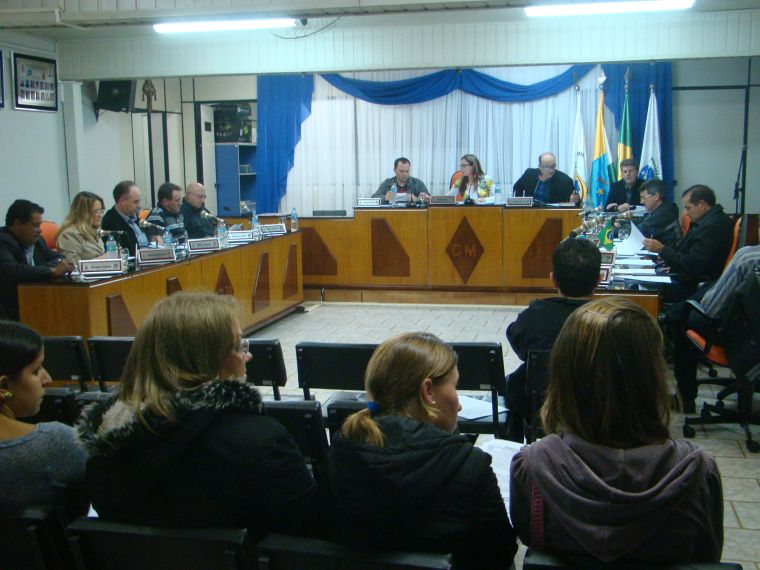 Vereadores aprovam projeto que vai beneficiar 60 familias com energia elétrica no Assentamento Caic