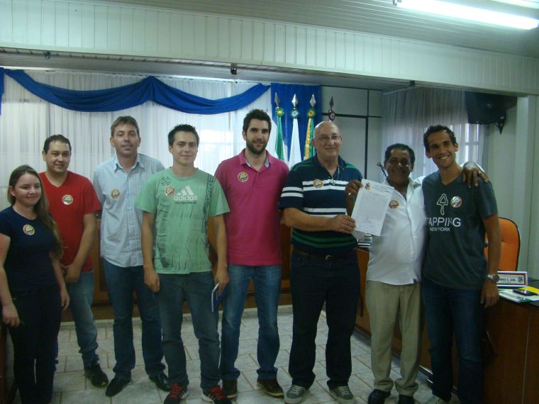 UNIVERSITÁRIOS RECEBEM APOIO DOS VEREADORES DE LARANJEIRAS DO SUL.