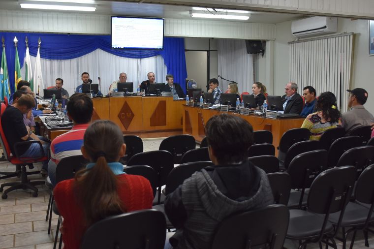 Sessão 026/17: vereadores autorizam abertura de crédito adicional suplementar